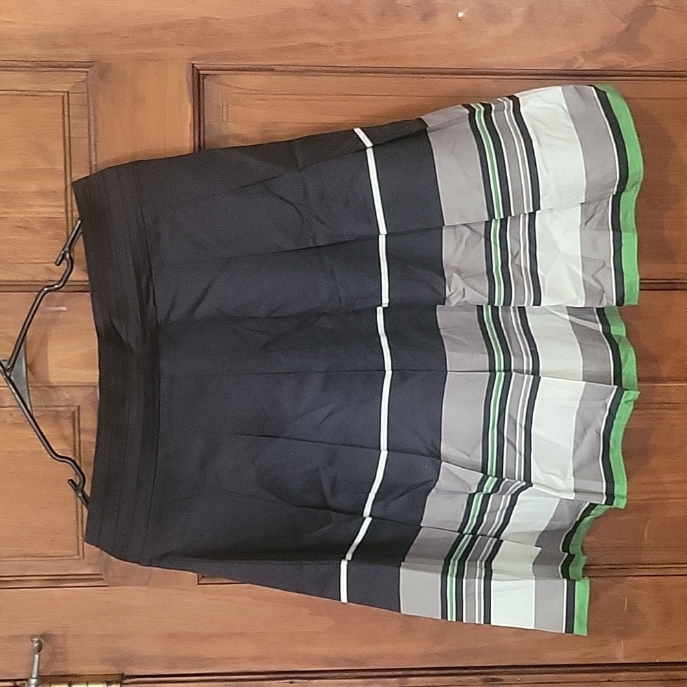 Like New! The Limited stripped skirt. Size small